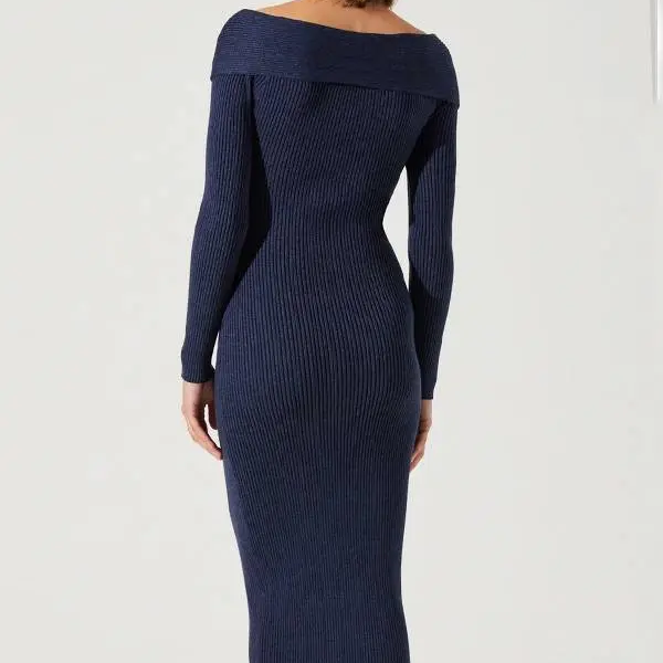 Off‑Shoulder Ribbed Knit Midi Dress